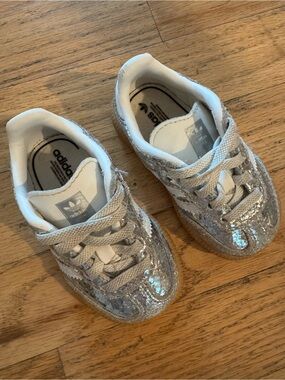 *SOLD OUT EVERYWHERE* Adidas Toddler Silver Sneakers - size 4
